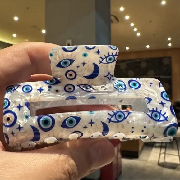 Evil Eye Hand-Painted Mother of Pearl/Opal/White Turquoise Blue Hair Claw Clip - Picture 3 of 8